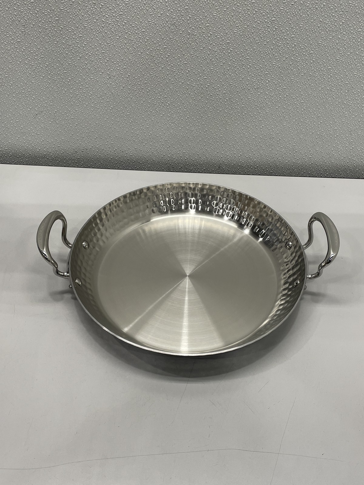 Mauviel M'Elite Hammered 5-Ply Paella Pan Stainless Steel Silver 13.8"