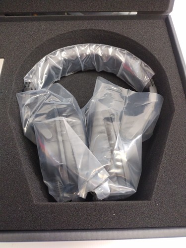 UNIVERSAL AUDIO VOLT 276 STUDIO PACK 2x2 USB Interface Headphones, Mic - Picture 16 of 16