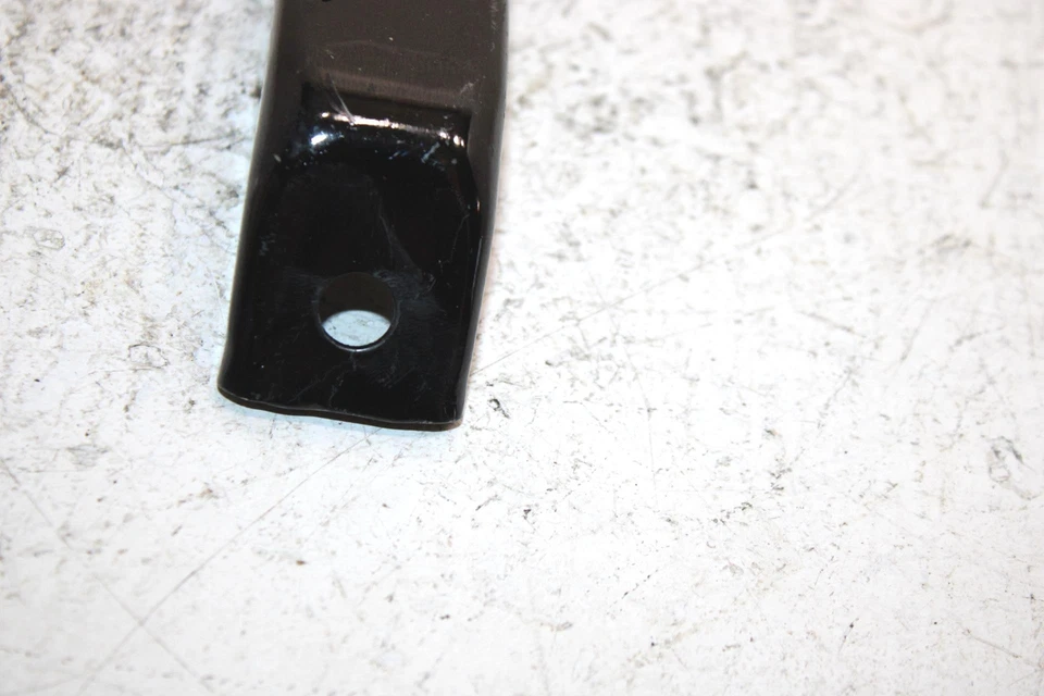 Honda Fourtrax 350 A 1987 OEM soporte de montaje de guardabarros trasero 81302-HA7-670 AH39 Foto 3 de 4