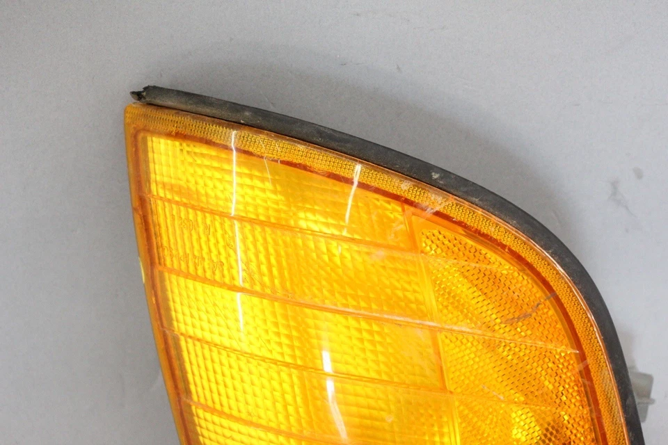 ✅ 92-96 Mercedes W140 S600 S500 Right Passenger Side Headlight Turn Signal OEM - Image 3 of 4