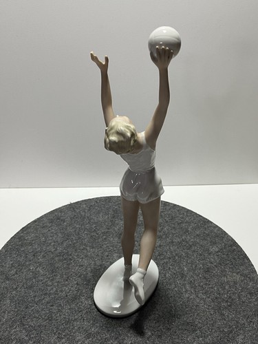 vintage Schaubach Porzellan Figur 1487/2 Ballspielerin Volleyball 31cm groß - Bild 3 von 8