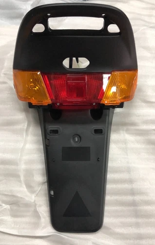 YAMAHA YA90 AXIS YA50 AXIS 1990 1991 1992 TAILLIGHT ASSY 3VP-84700-00 N.O.S