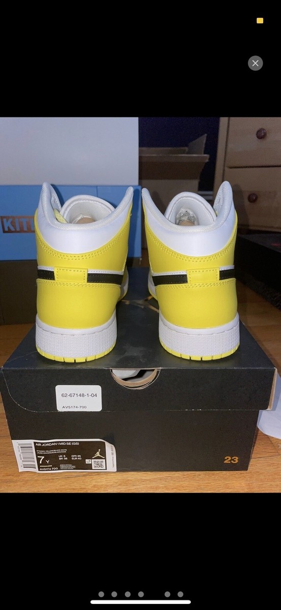 Dynamic Yellow Floral Jordan Fleur Jaune Jordan One Jaune Fleur