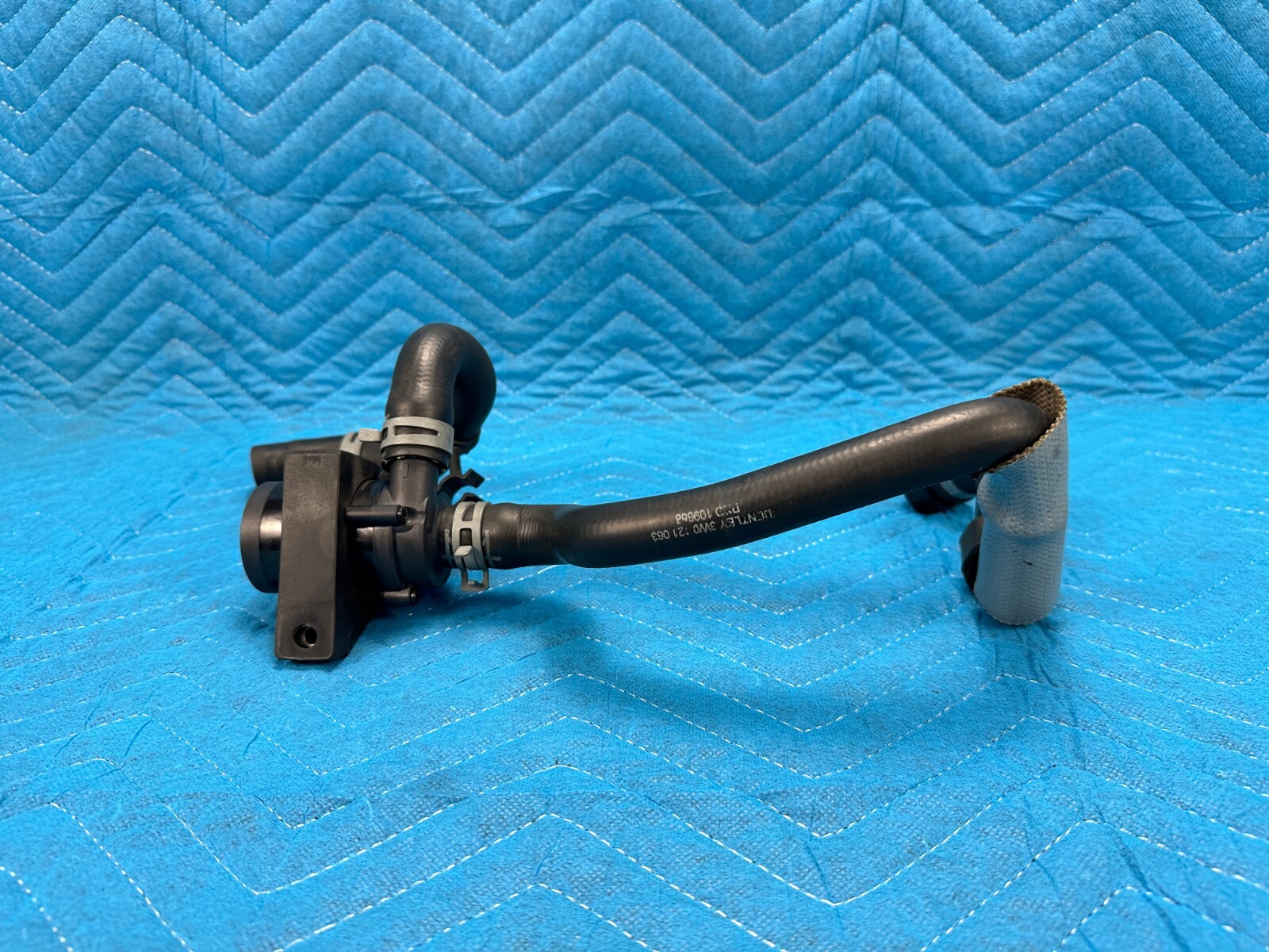 Bentley Flying Spur Front Auxiliary Water Coolant Pump w/Hoses 29k 2006-2012 OEM