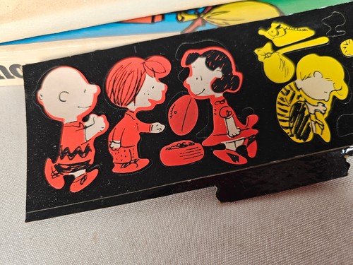Colorforms Set - "Come Home, Snoopy!" • Origional Vintage 1972 • Peanuts - Picture 8 of 12