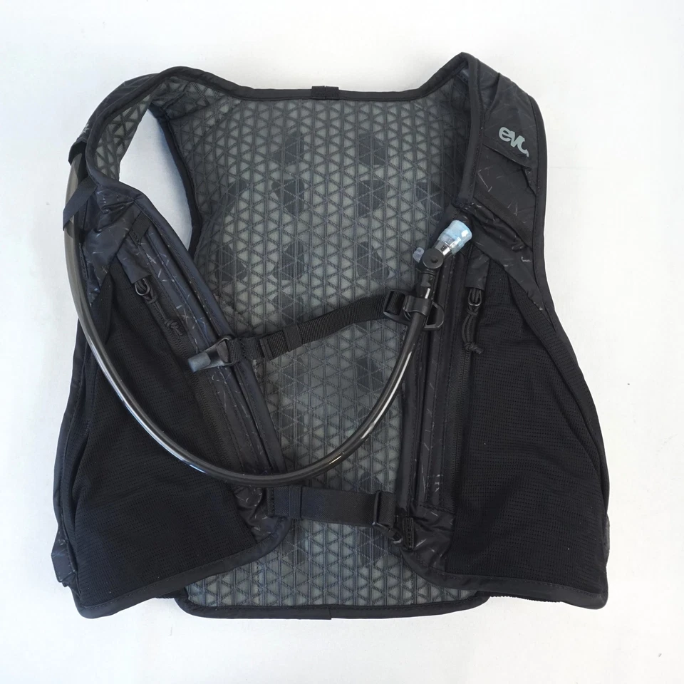 EVOC HYDRO PRO 6 Backpack with Hydration 1.5L Bladder For Cycling In Black - Image 2 of 4