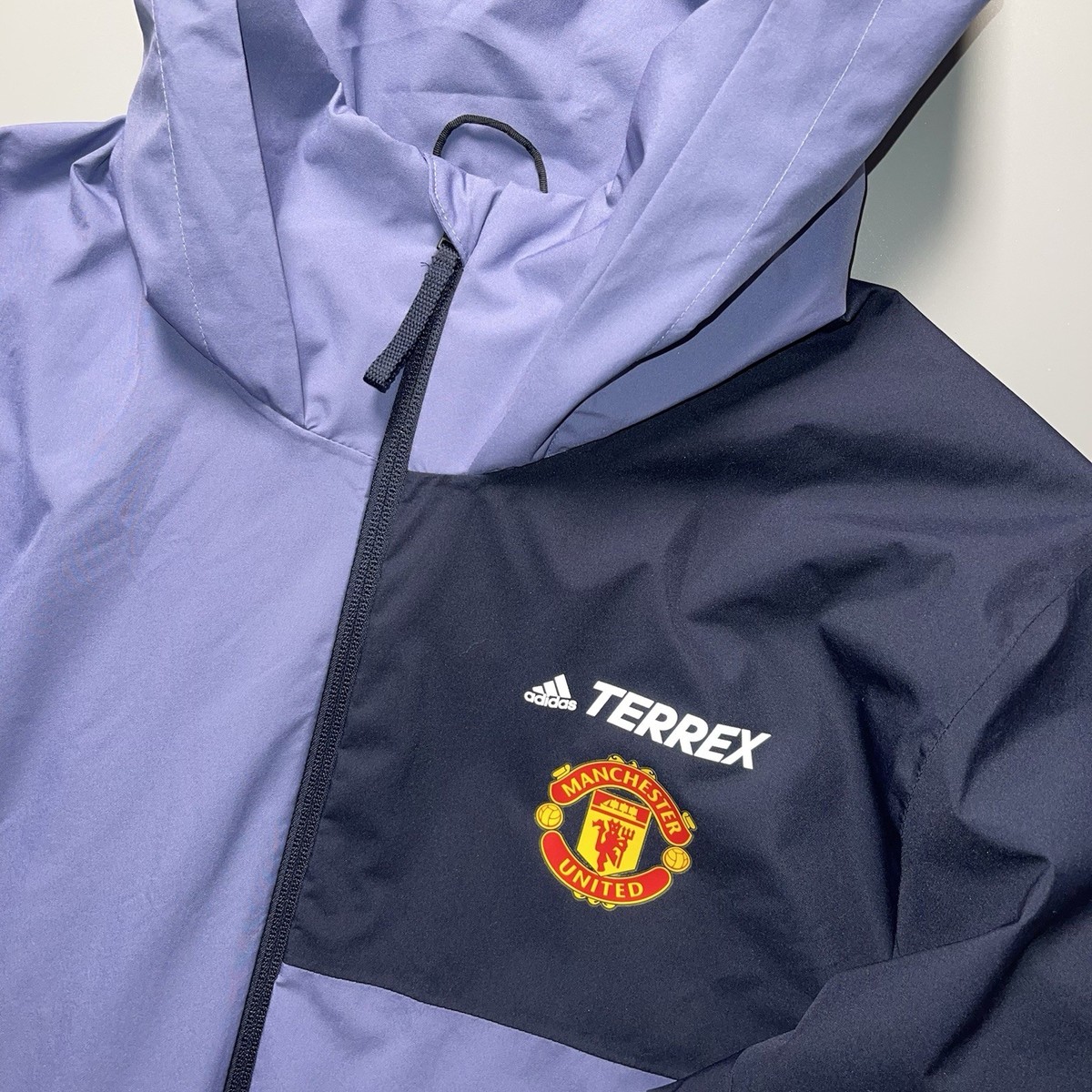 MAN UNITED ADIDAS TERREX 2021/2022 TRAINING FOOTBALL RAIN JACKET