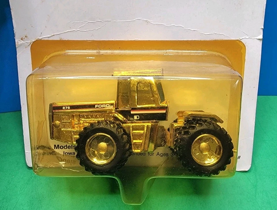 Трактор полноприводный 1/64 Gold ERTL Ford 876 - плохая упаковка плоский. - Изображение 2 из 4