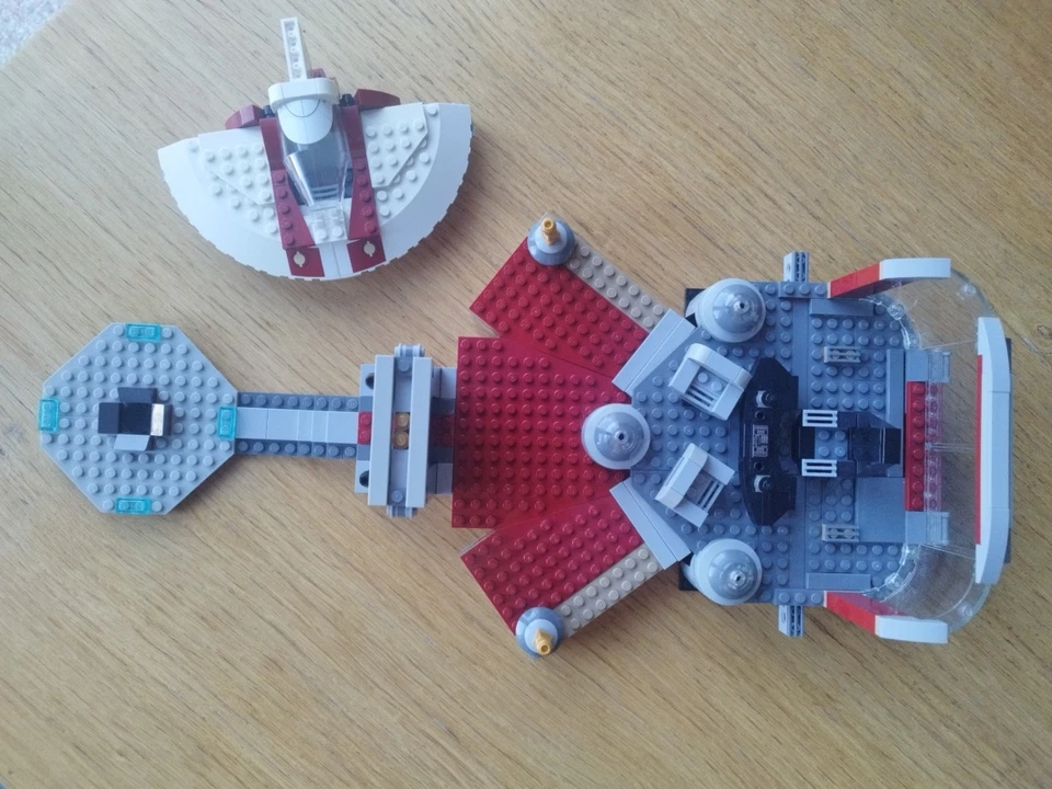 LEGO Star Wars 9526 Palpatine's Arrest, photo 2 sur 5
