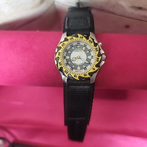 Shark Freestyle 100M 330Ft Vintage Surf Taucheruhr Extrem Selten! Funktioniert