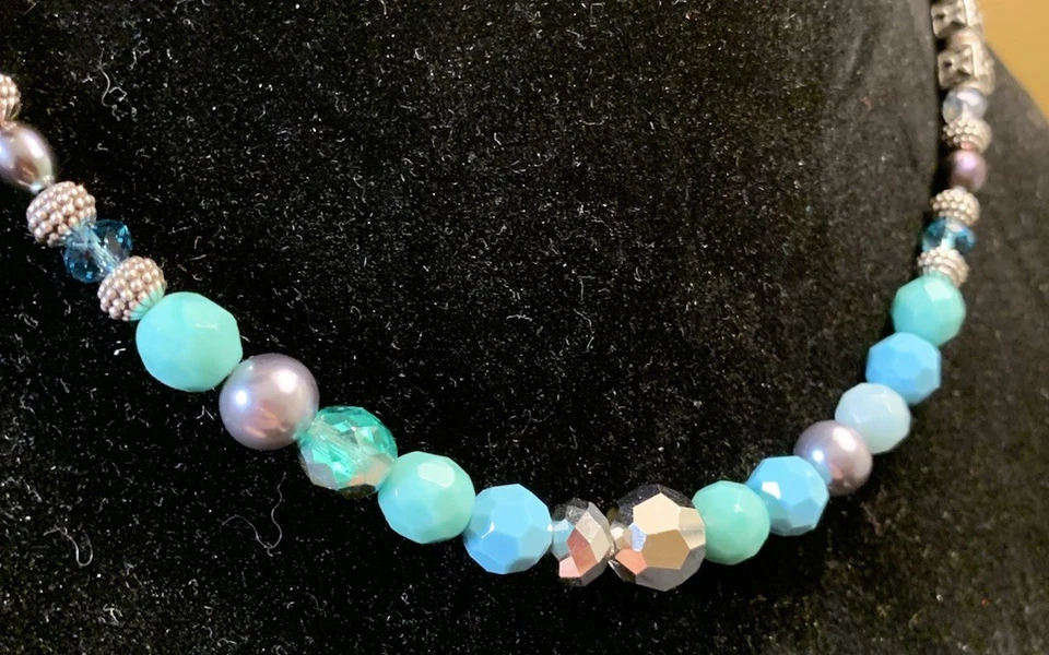 Colar de contas de cristal azul Howlite turquesa tom prata BRIGHTON novo com etiquetas - Imagem 3 de 4