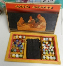  20552m Original Vintage Akro Agate Box No 250 With Marbles