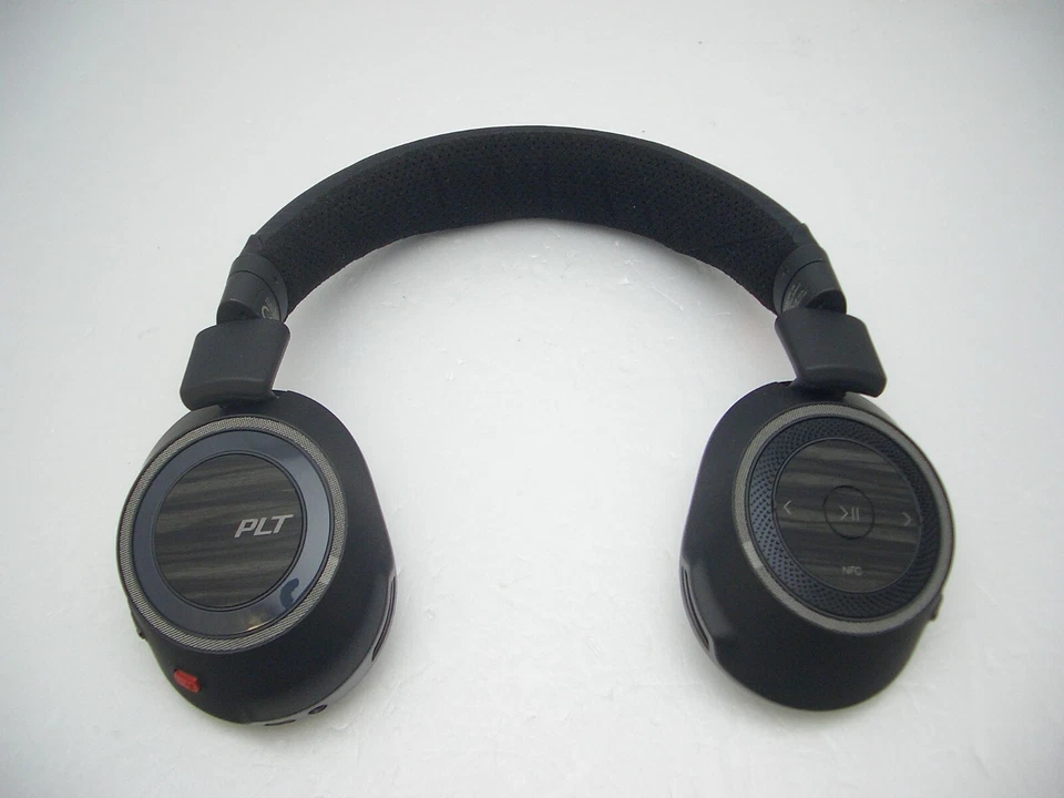 Defective Plantronics Voyager 8200 UC Headphones without Ear Cushion For Parts - Image 3 of 4