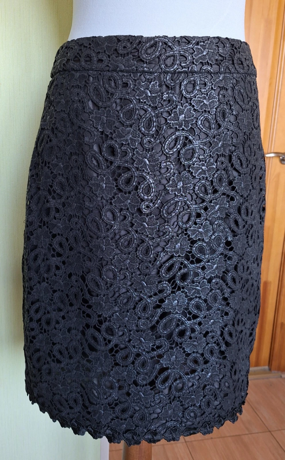 Gonna donna Kate Spade foderata in pizzo taglia 10 M (W30) ottime condizioni.