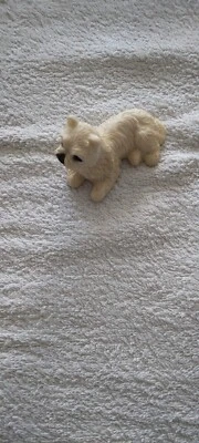 Figurine chien en résine ancienne - Photo 1/4