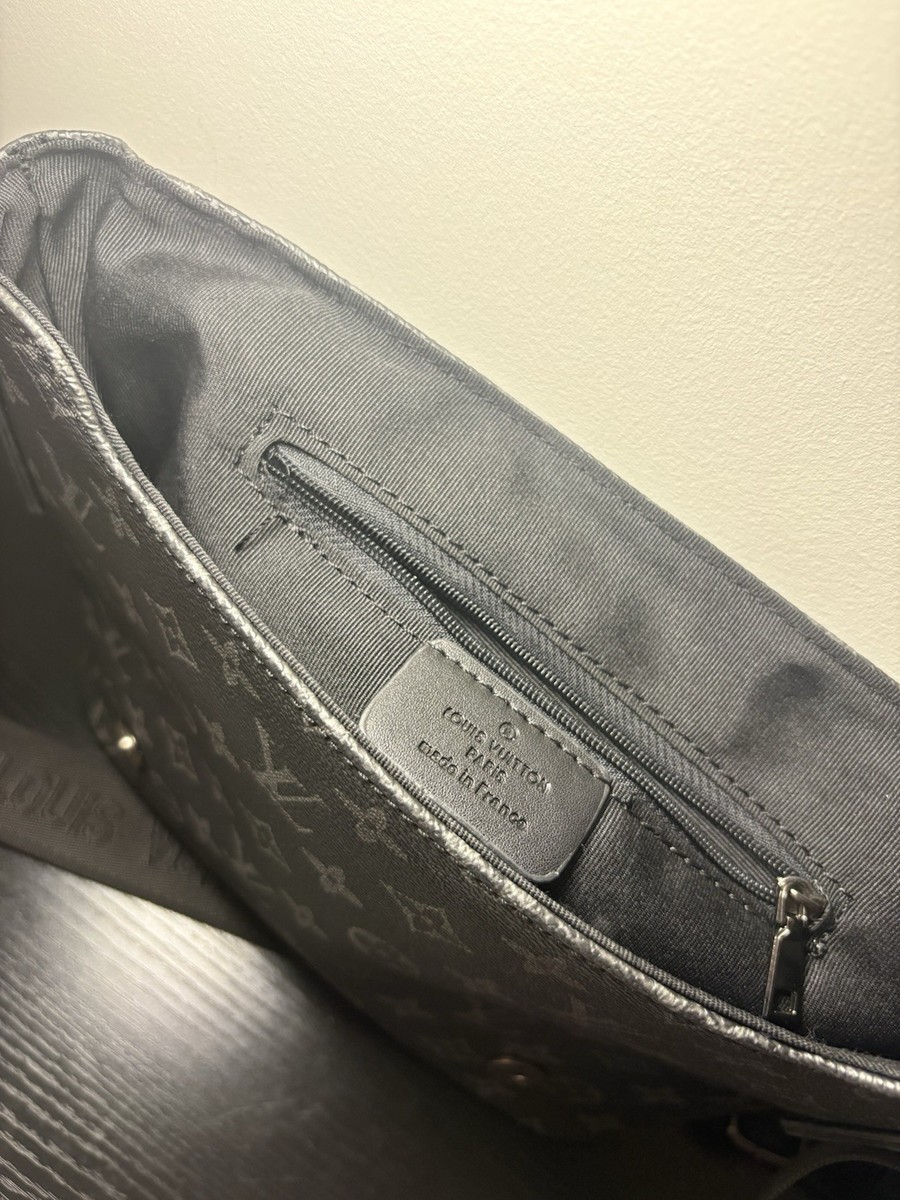 Louis Vuitton M45272 District PM Monogram Eclipse Messenger Bag