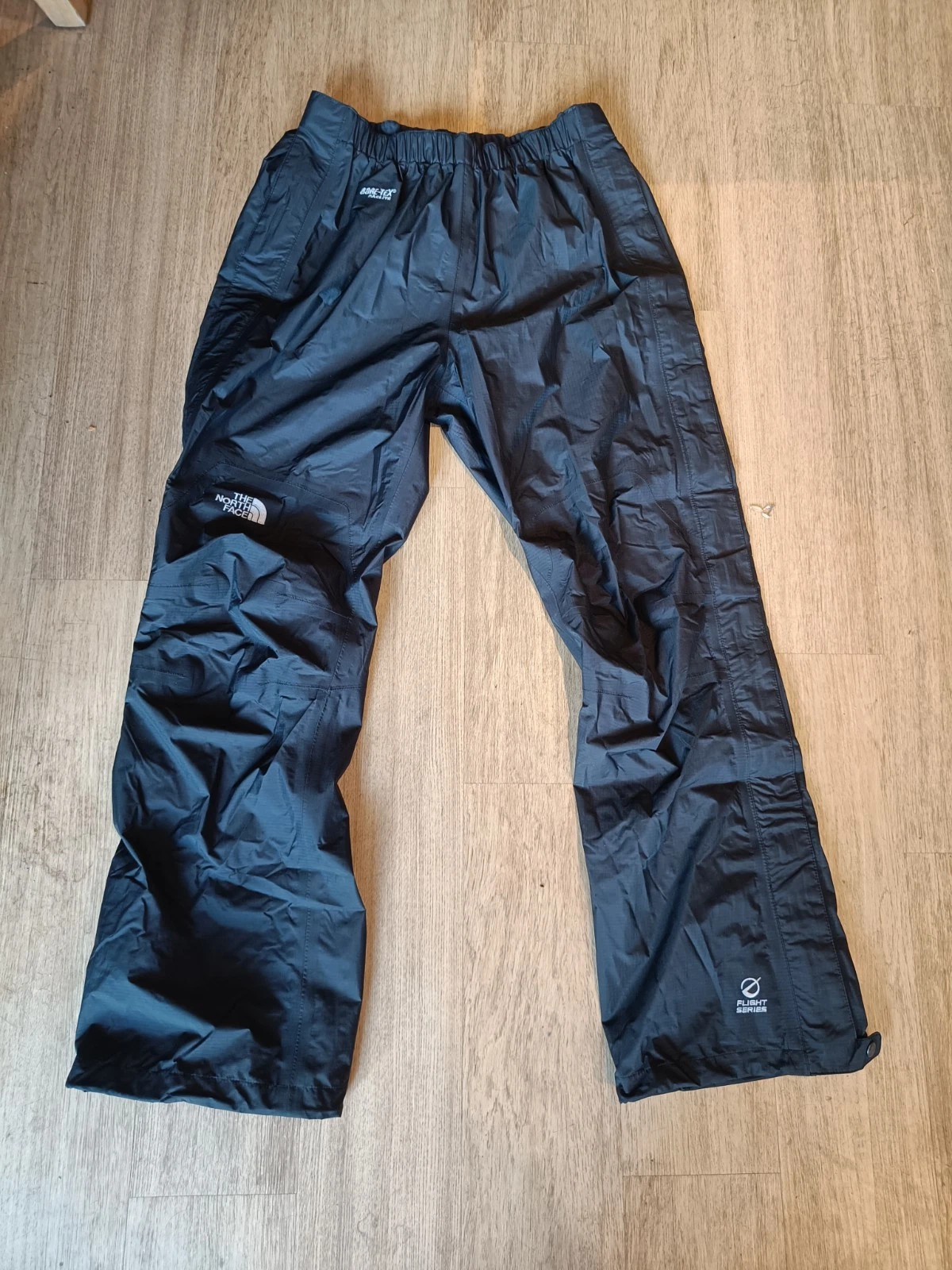 The North face mens goretex paclite waterproof trousers size large