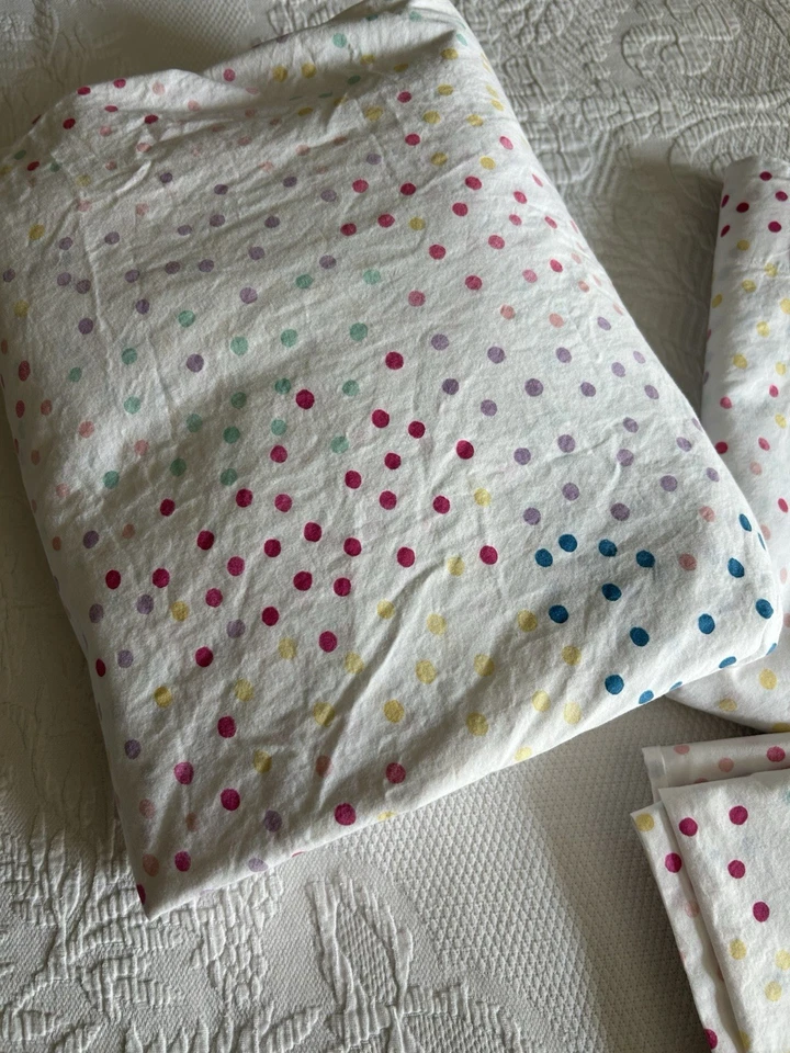 Набор простыней Pottery Barn Kids яркая пастель в горошек - 3 штуки - полноразмерная кровать - Изображение 2 из 4