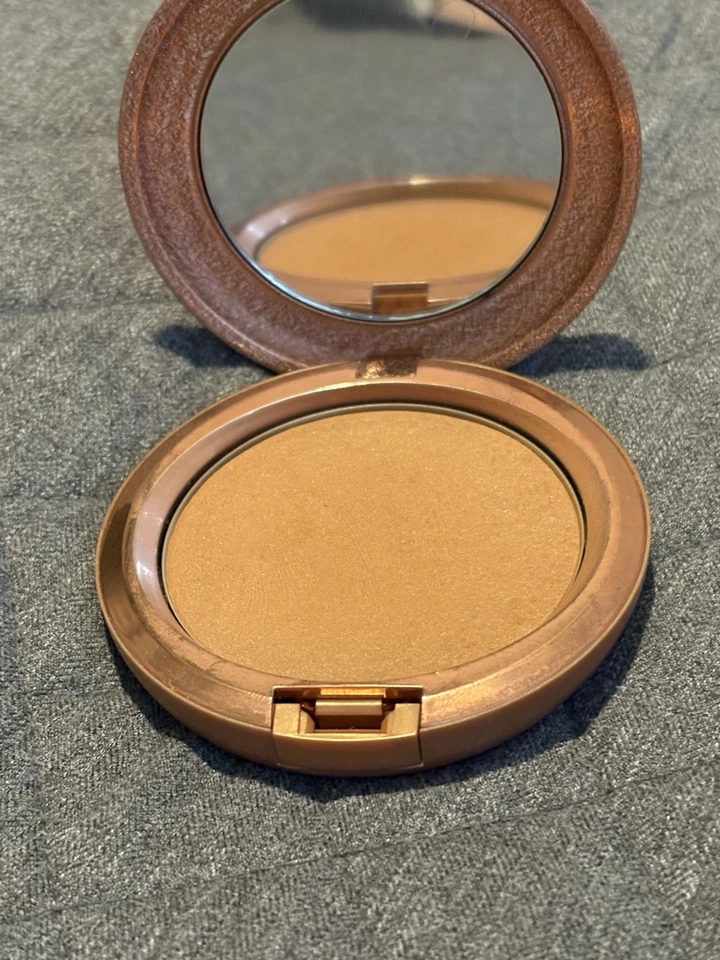 MAC SKINFINISH SUNSTRUCK BRONZER Radiant Medium Golden 8g - Image 2 of 4