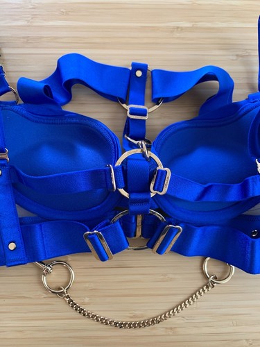 Honey Birdette KUKURO Set 3 pezzi blu elettrico 32B, S giarrettiera, XS mutandine - Foto 9 di 24
