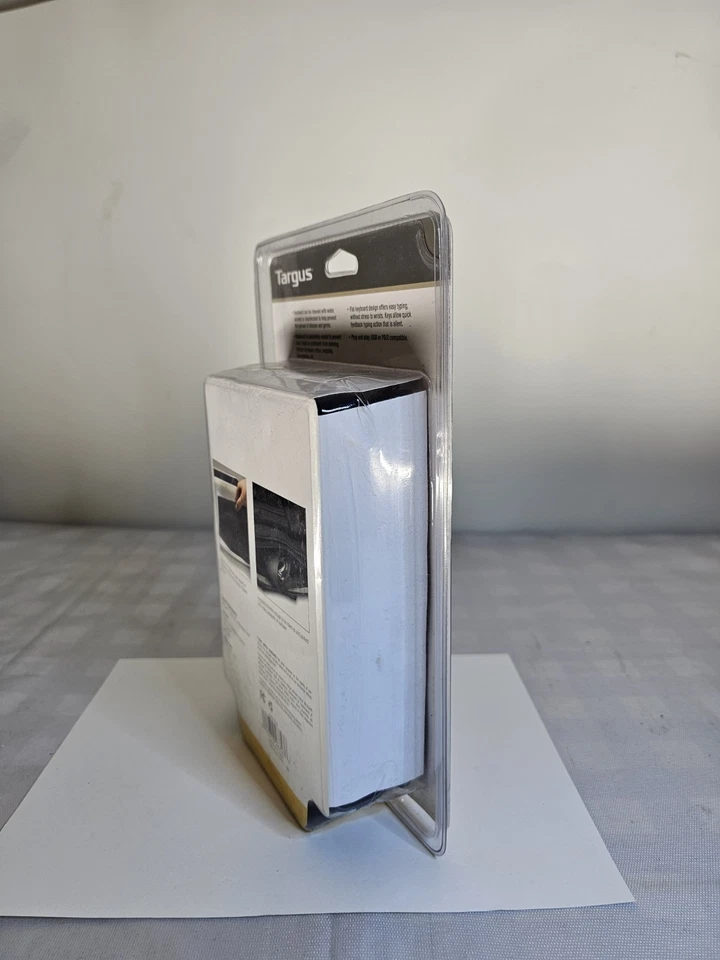 Teclado móvil Targus flexible tamaño completo con cable para computadora portátil de viaje Foto 3 de 4