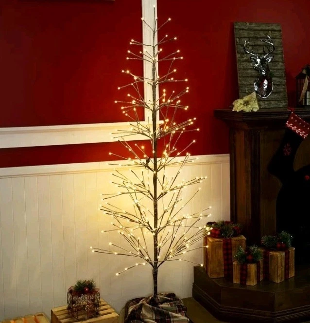 Alpine Corporation 71"H Árbol de Navidad Flocado Artificial Interior/Exterior con Wh Foto 2 de 4