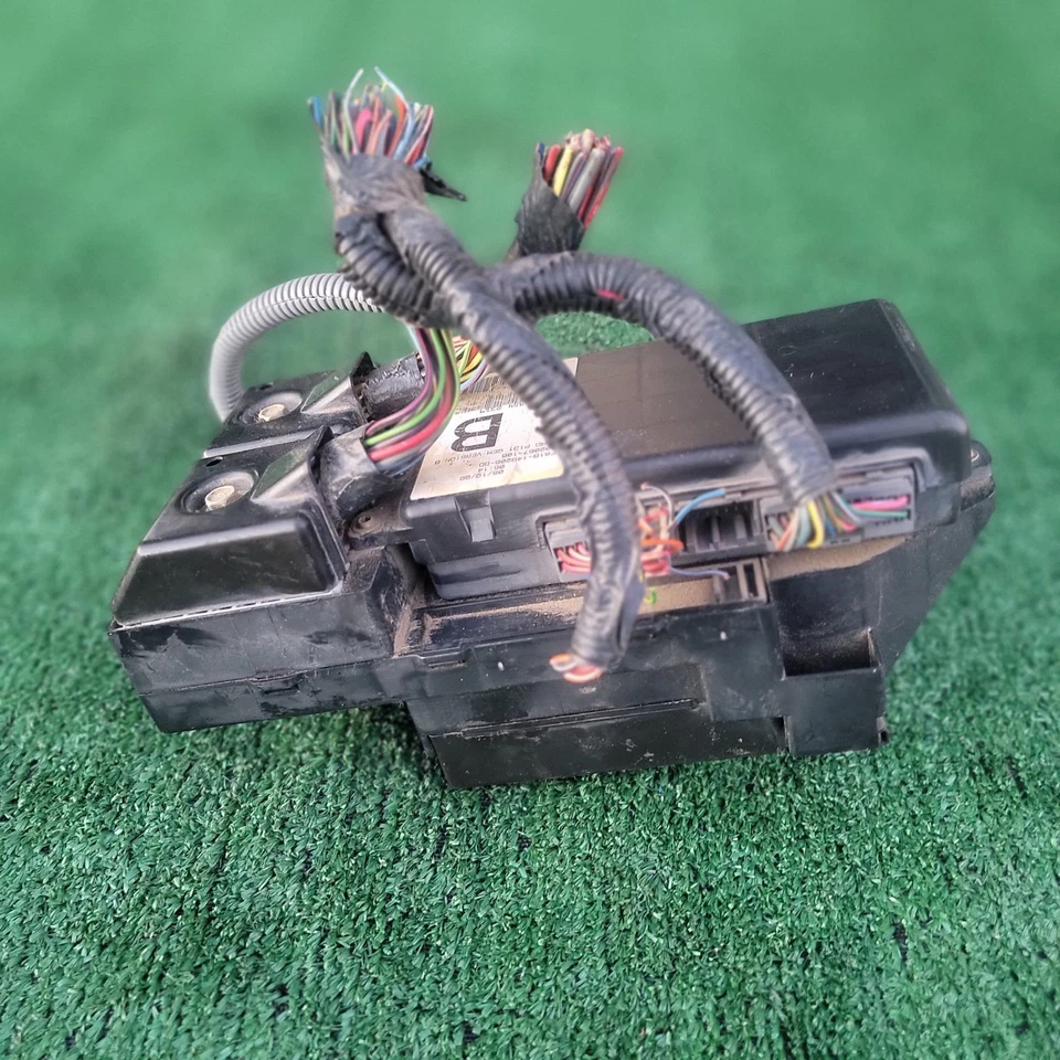 Ford F250 F350 1999-2001 tablero interior caja de fusibles YC3T-14A067-DB y F81B-14B205-GB Foto 4 de 4