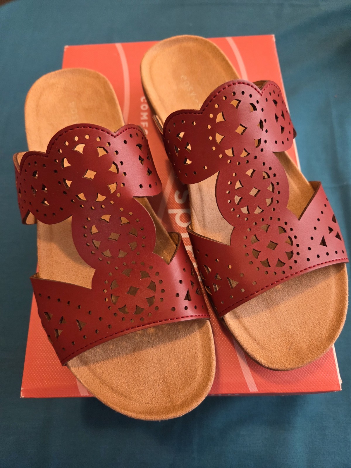 New Easy Spirit Brixton 3 Women's Sandals. 5M. Red. NIB.     #423