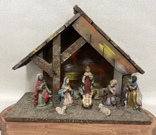 Vintage Nativity Set 10 Attached Figures In Crèche Made In Italy Jesus DUSTY