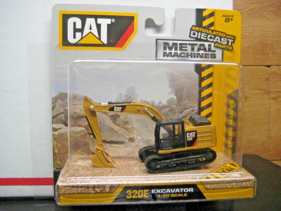 DARON CAT MINI EXCAVATOR 320E  RUBBER TRACK  EXCAVATOR #39511 NIB CATAPILLAR - Image 3 of 3