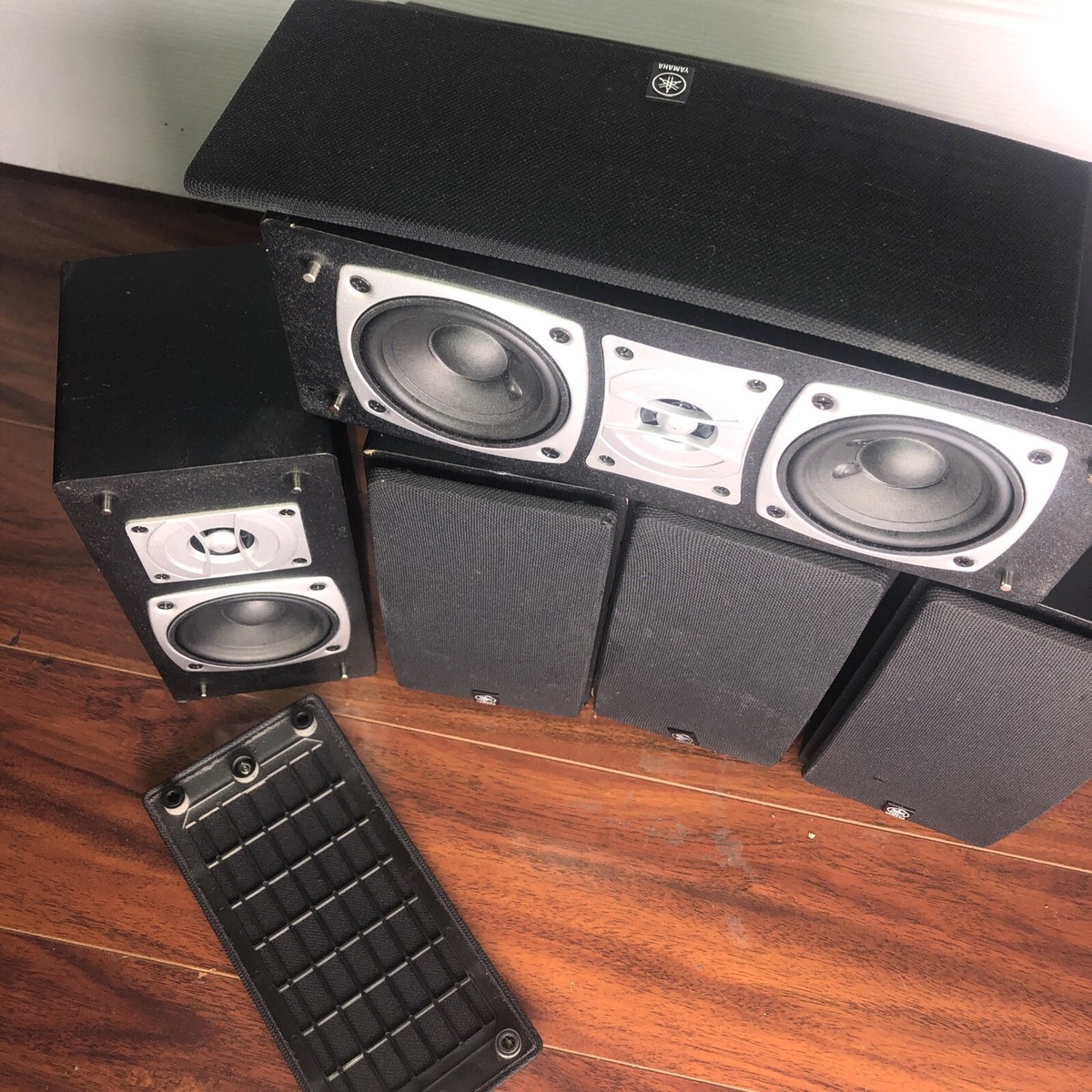 Yamaha NS-AC329 & 4 NS-A329 Surround Speakers | Set of 5 | Black