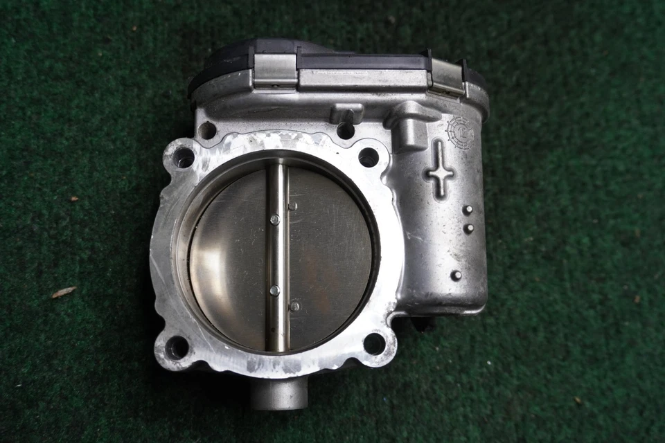 Chrysler 300 2014 3,6 L carrocería del acelerador OEM 05184349AC Foto 2 de 4