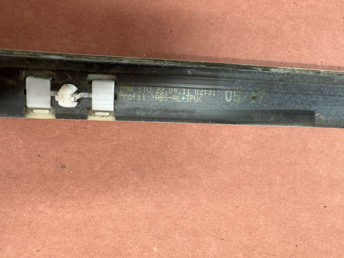 BMW E46 330CI Arrière Extérieur Quart Panneau Bord Moulage Blanc Set OEM 112K - Photo 7 sur 7