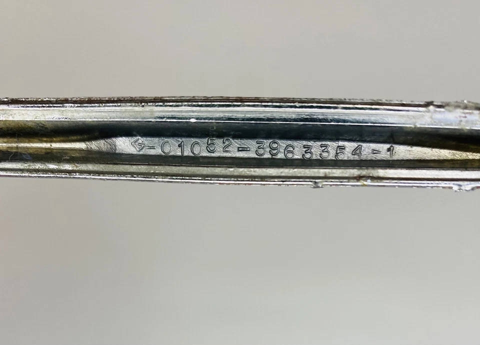 Ornamento de lança capô cromado Chevrolet Monte Carlo original 1970 GM 3963354 - Imagem 4 de 4