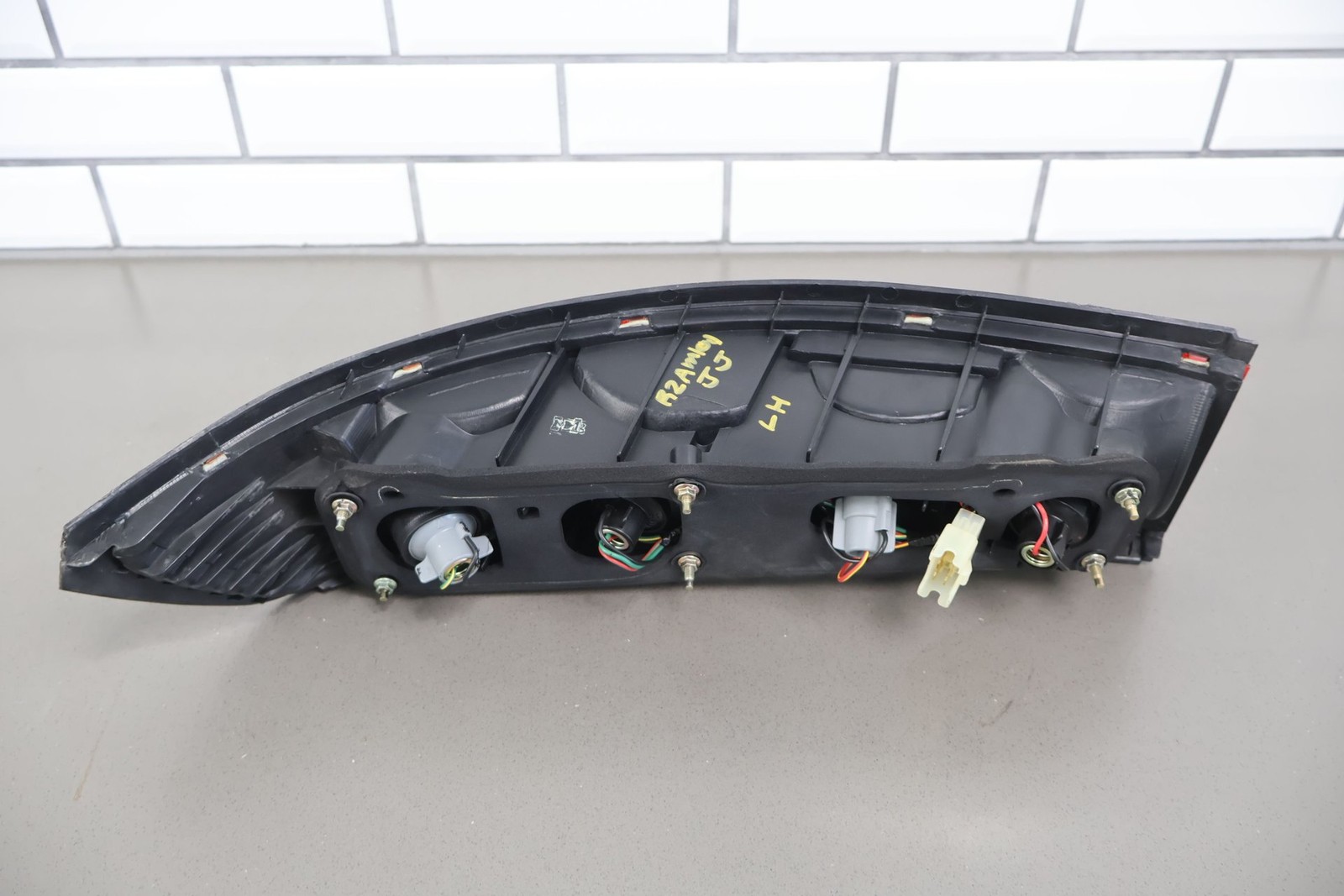 Aston Martin Vantage 2002 Left Tail light