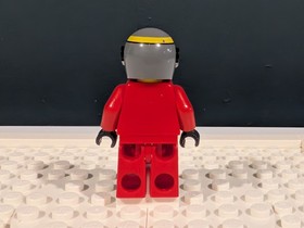 LEGO Star Wars B-Wing Pilot (Yellow Head & Red Flight Suit) - SW0032