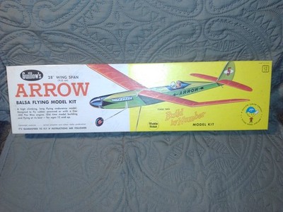 VINTAGE GUILLOWS ARROW  BALSA FLYING MODEL KiIT -  28  WINGSPAN RUBBER POWERED