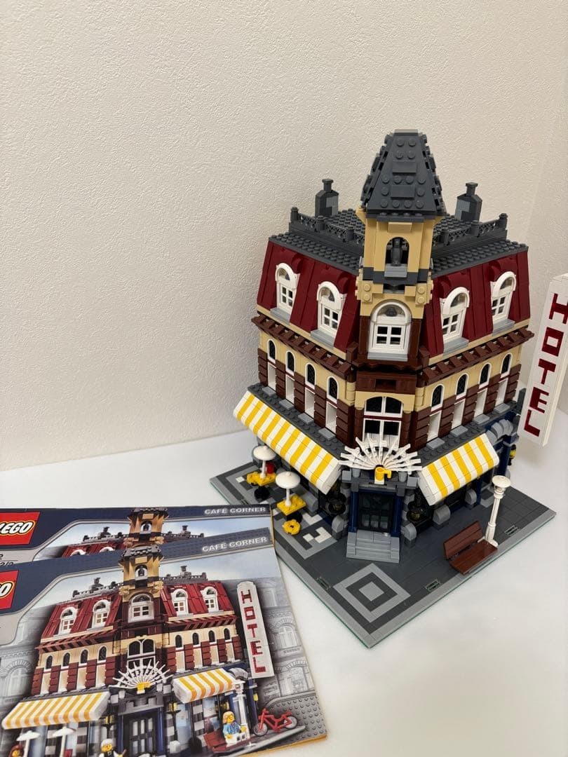 LEGO Creator Expert Modular Buildings Café Corner 10182 Used W/Manuals As Is