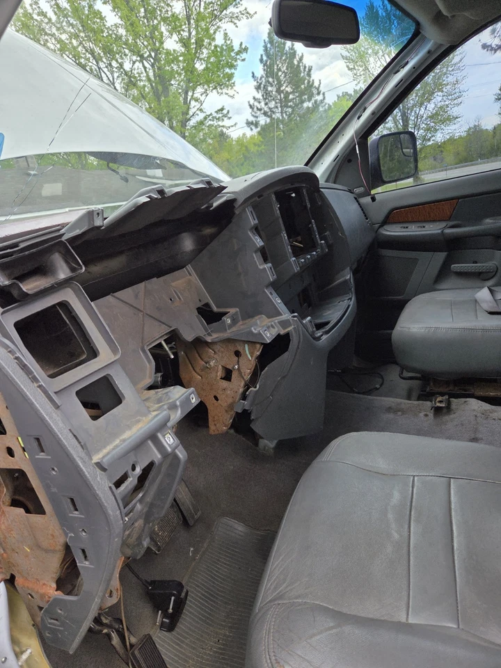 MONTAJE TABLERO 06-07 Dodge Ram 3500 Diesel Gris Gris Foto 2 de 4