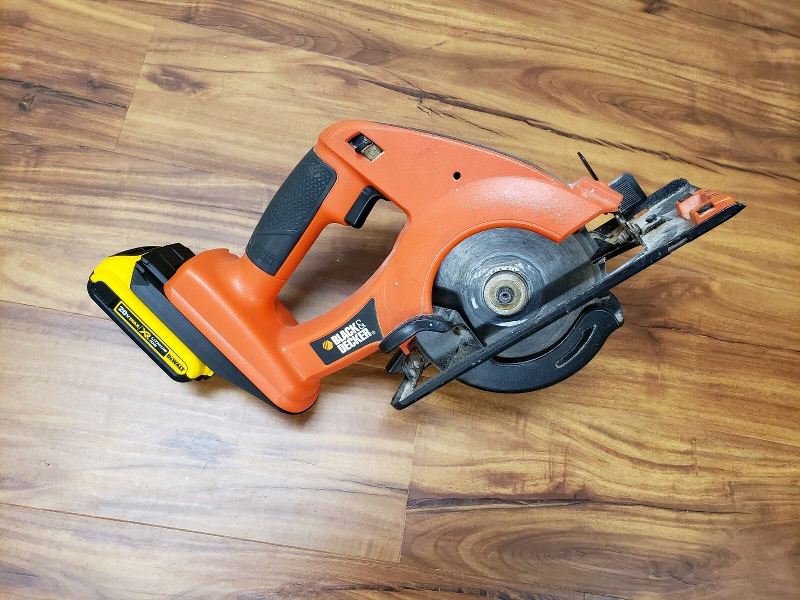 Dewalt 20v battery to older Black & Decker tool adapter , 3d printed