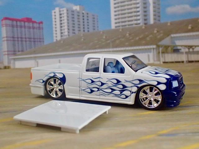1/18 JADATOYS Ford F150 フレイムスデザイン ミニカー Jada Toys Dub City Ford F150 Super Crew F-150 Fullsize Show