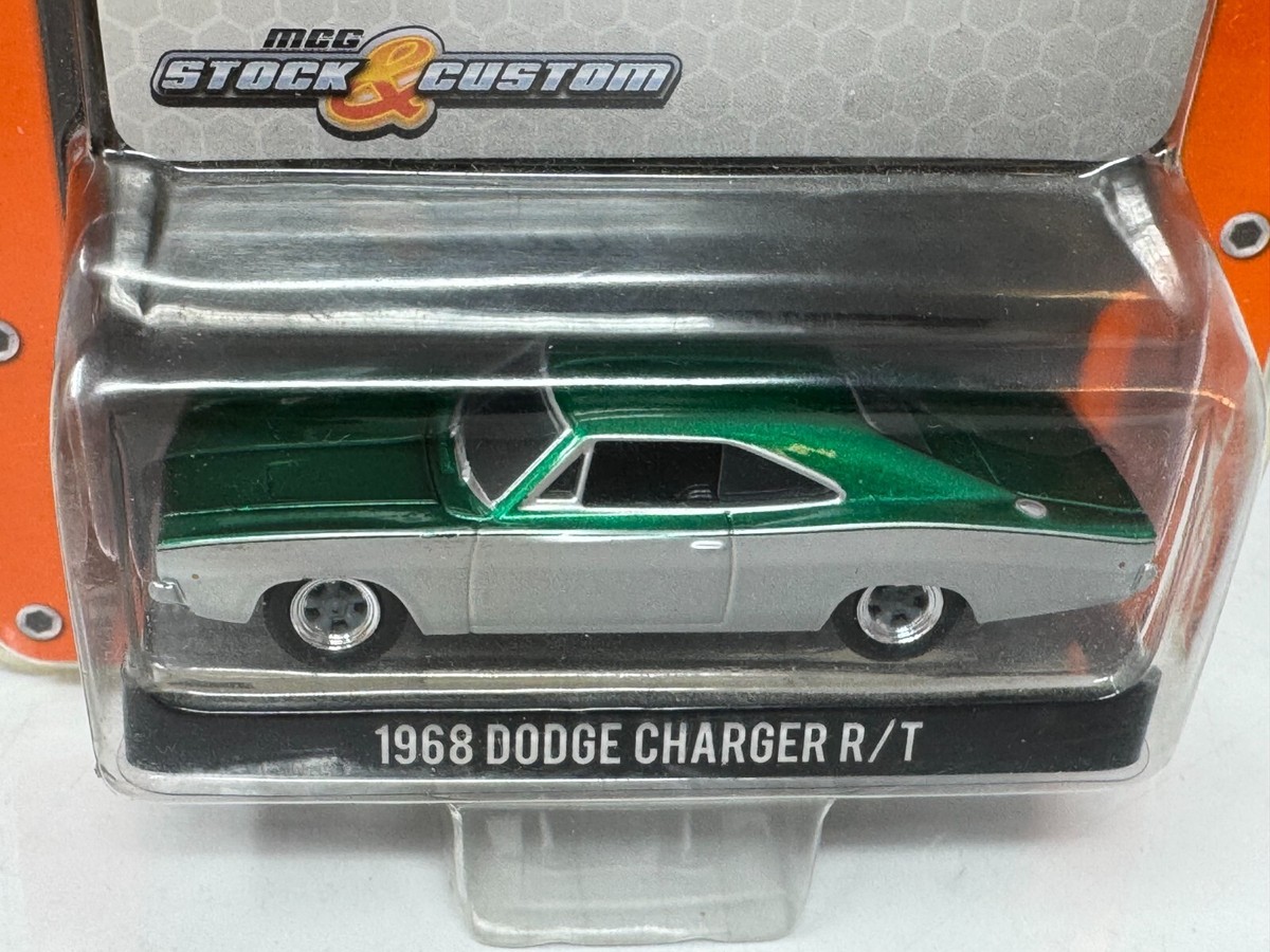Greenlight Muscle Car Garage 1968 Dodge Charger RT GREEN MACHINE 1