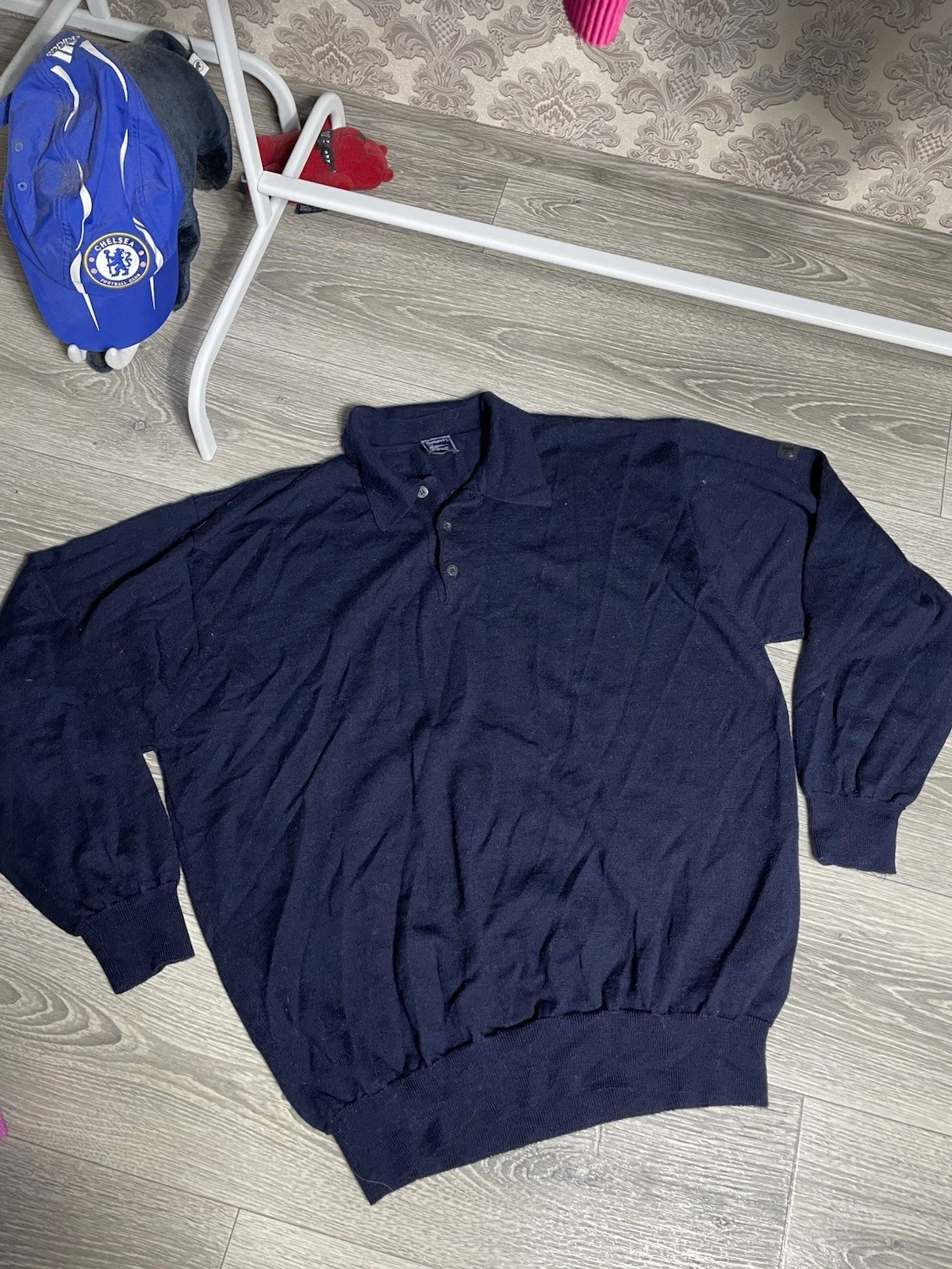 Vintage Burberrys Long Sleeve Wool Men’s Size USA 28 Navy Blue Rare Sweater