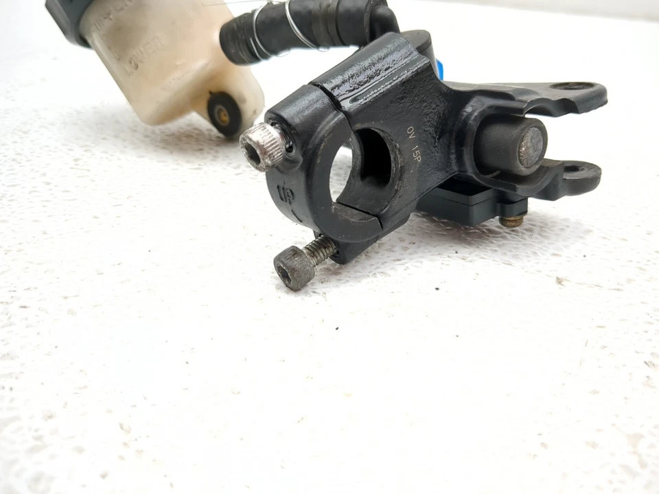 06-08 Cilindro maestro de freno delantero derecho Yamaha YZF-R6S YZF R6 Foto 3 de 4