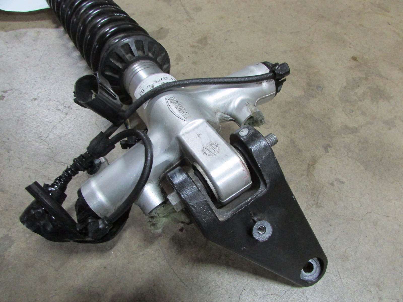 McLaren MP4-12C, RH,Front Shock Assembly With Spring & Bracket, P/N 11B0705CP 03