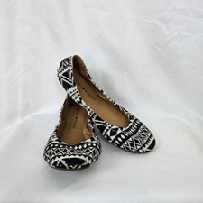 Lucky Brand Women Black White Echo Tribal Print Round Toe SlipOn Ballet Flats 8M