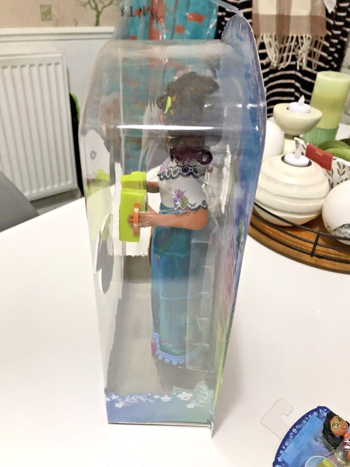 Disney - Muñeca Articulada Musical De Mirabel Madrigal Con Acordeón Encanto En Oferta Disney - Muñeca Articulada Musical De Mirabel Madrigal Con Acordeón Encanto - Imagen 7