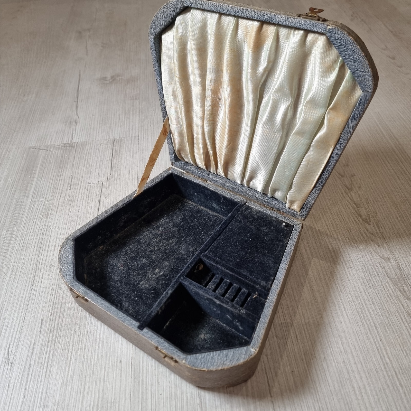 Large Antique Vintage Tooled Leather Musical Jewellery Box eBay