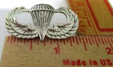 Paratrooper pin Airborne wings collectible old military soldier uniform pinback