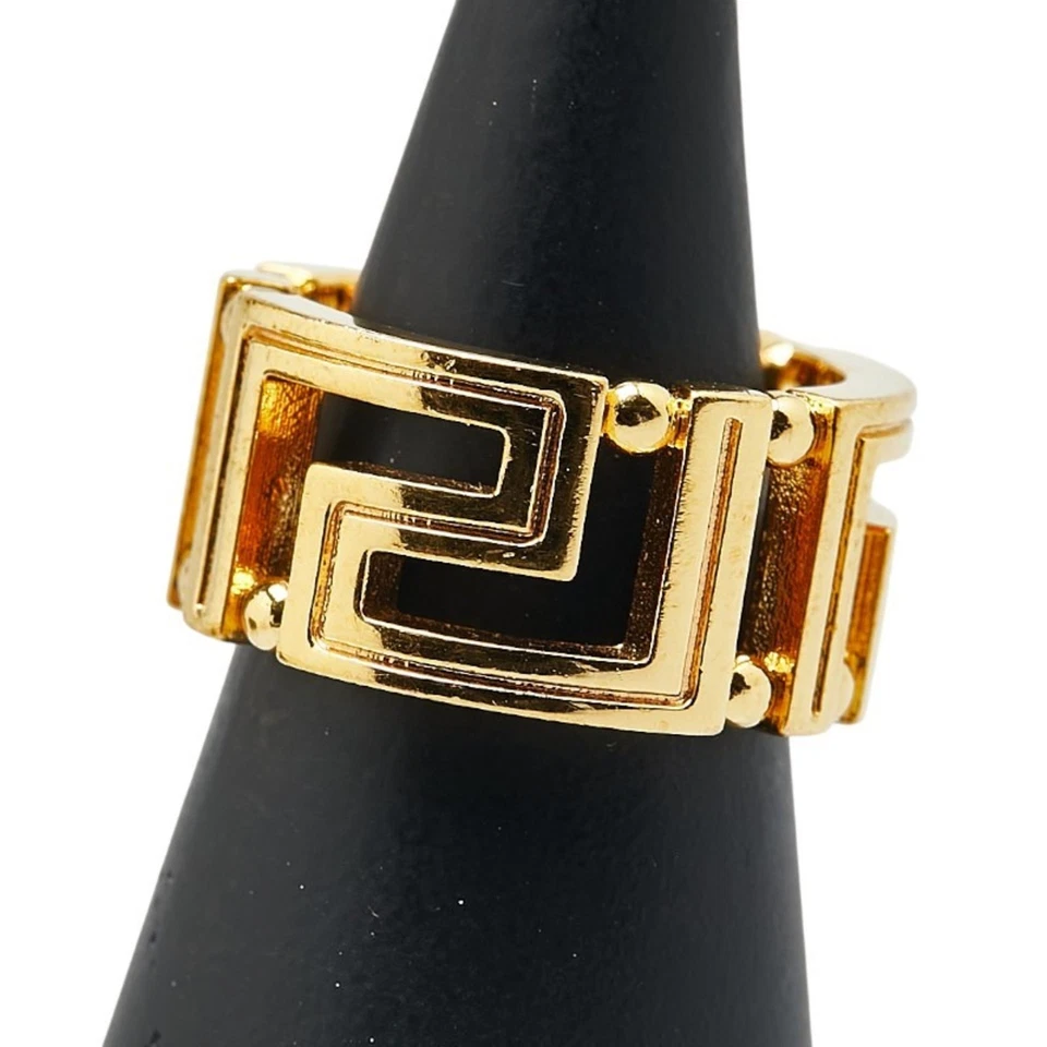 Anillo Versace Greca #11 chapado en oro para mujer Versace Foto 3 de 4